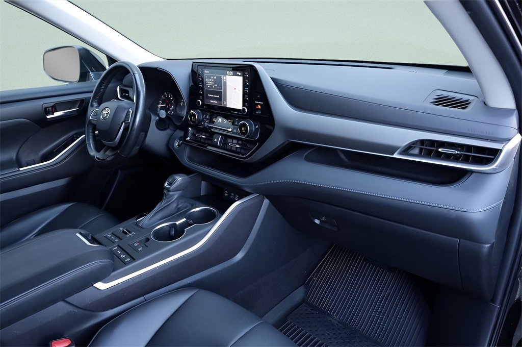 Certified 2022 Toyota Highlander XLE image 22