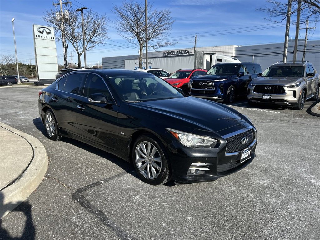 Used 2017 INFINITI Q50 3.0t Premium w/ Driver Assistance Package image 2