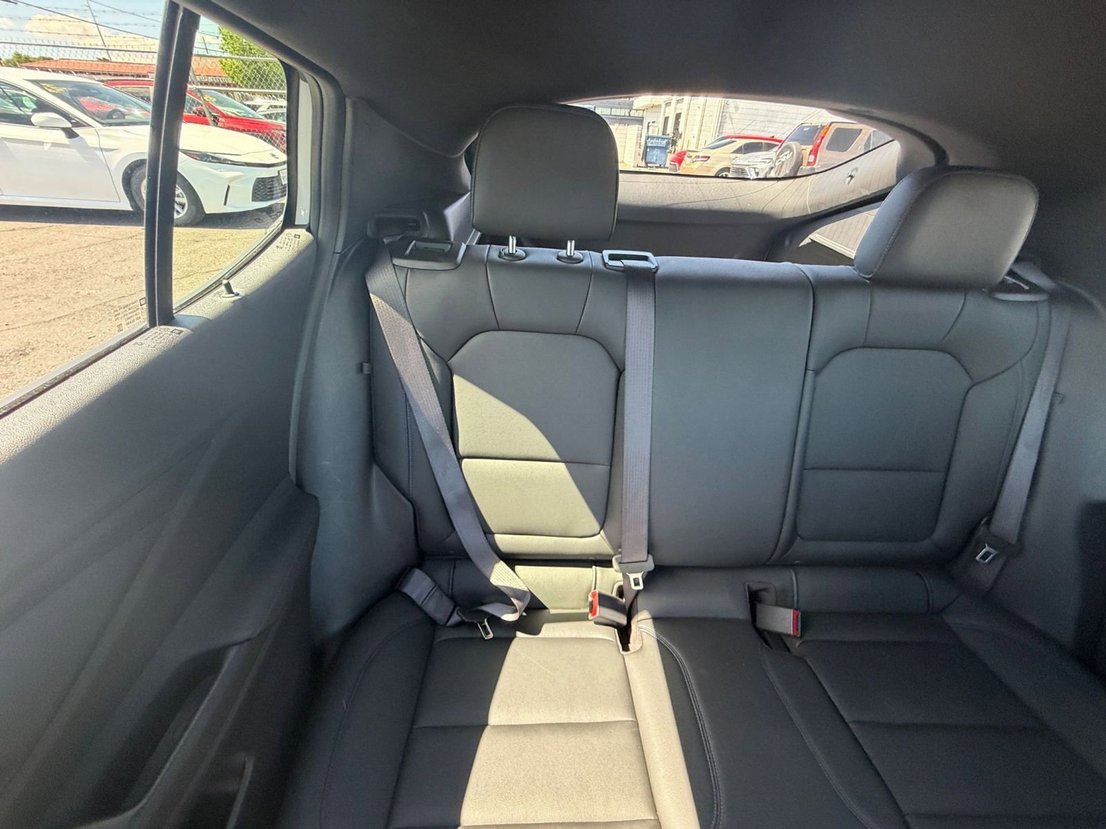 Used 2025 Buick Envista Sport Touring image 37