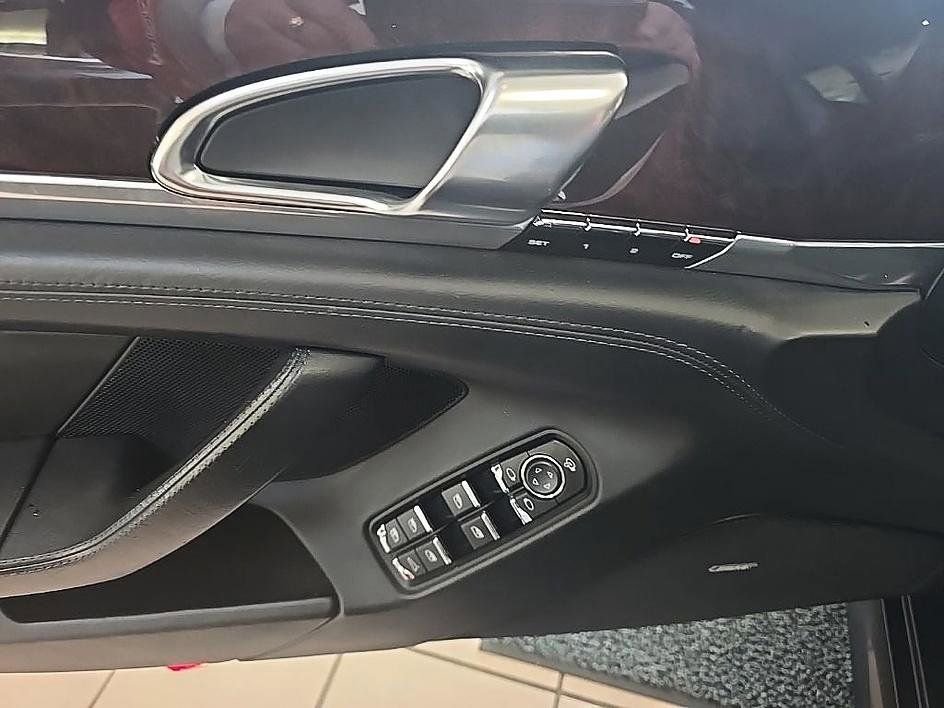 Used 2010 Porsche Panamera Turbo AWD/4WD image 12
