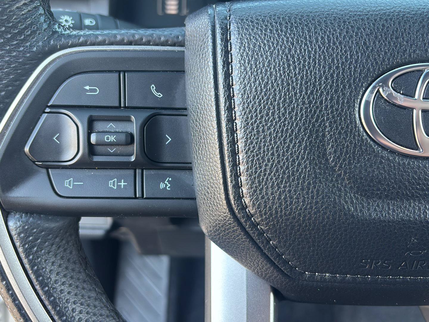 Used 2024 Toyota Tacoma SR5 AWD/4WD image 25