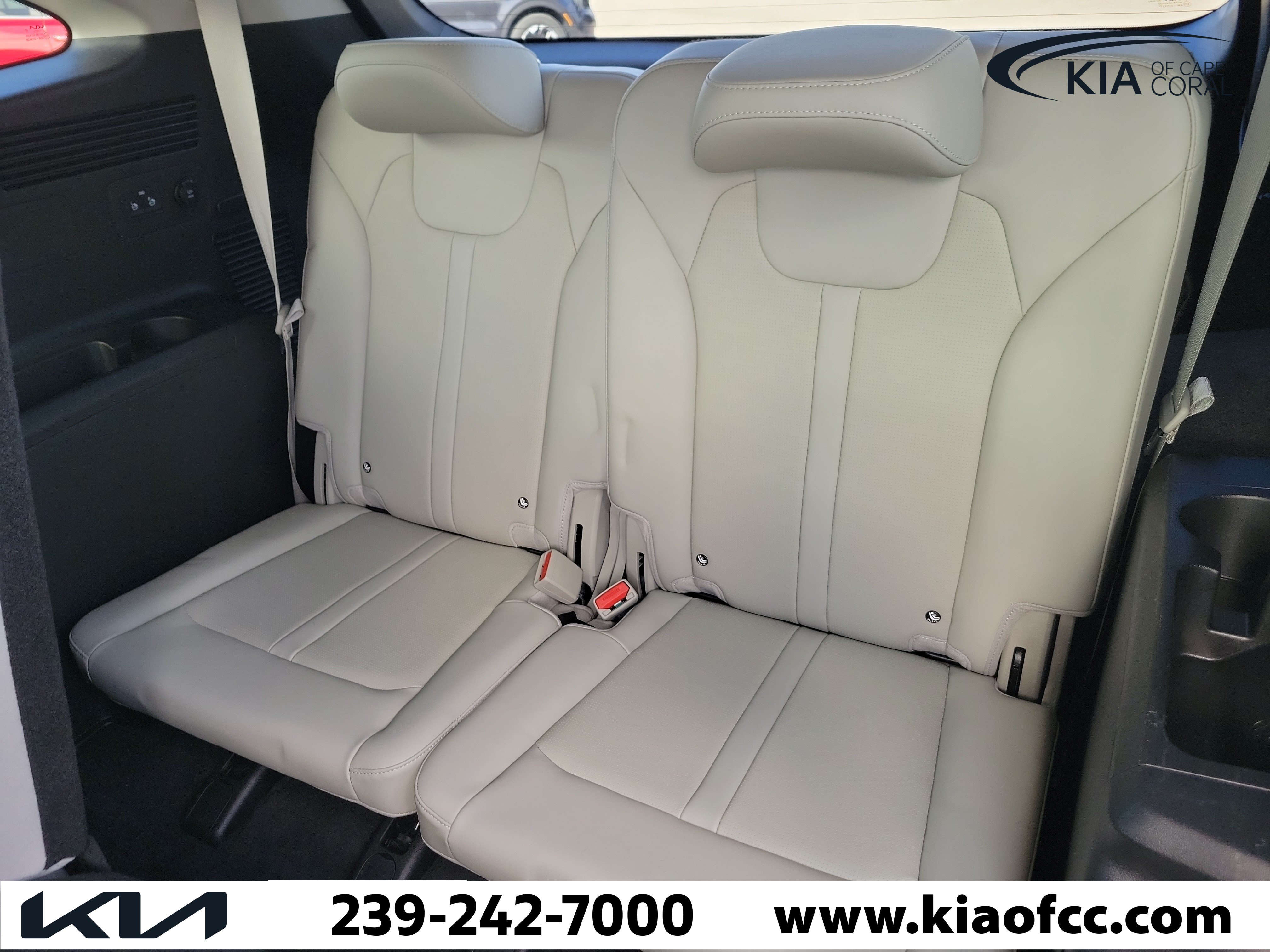 Certified 2025 Kia Sorento S w/ Panoramic Sunroof Package FWD image 13