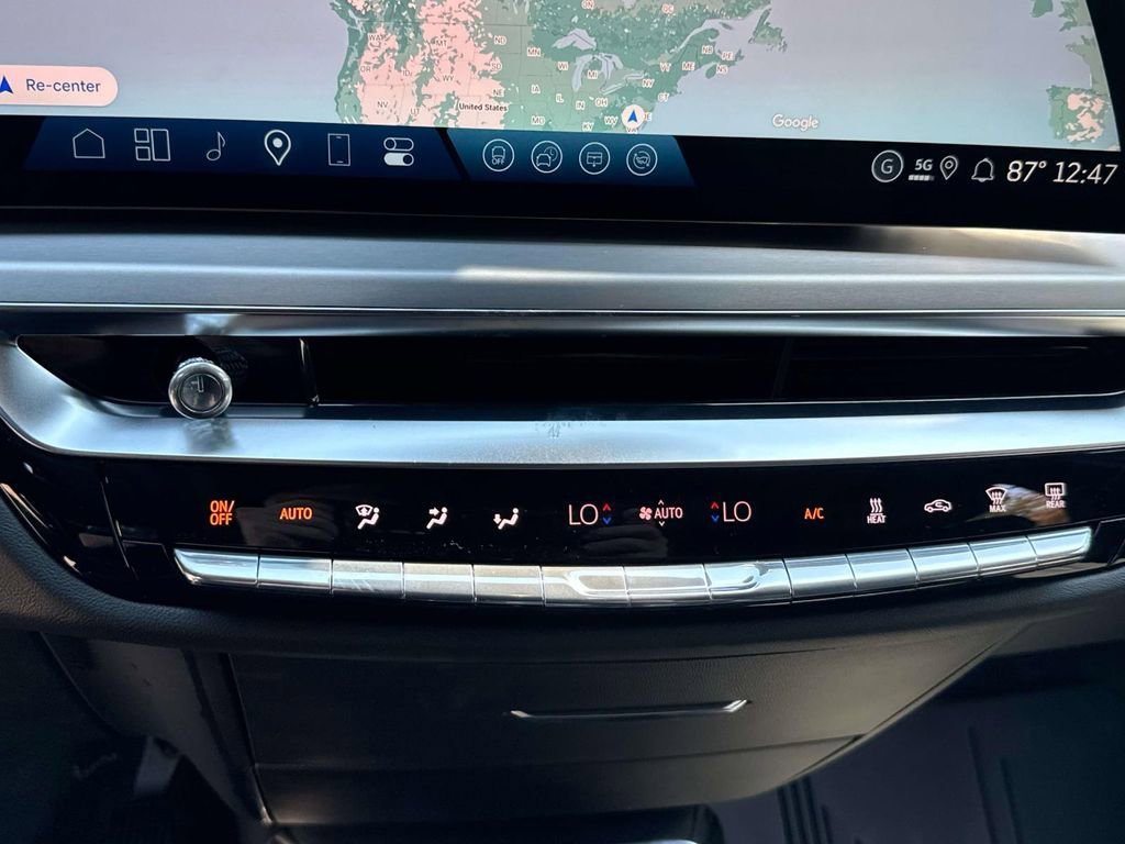 New 2026 Cadillac Lyriq Premium Luxury w/ LPO, Floor Liner Package AWD/4WD image 11