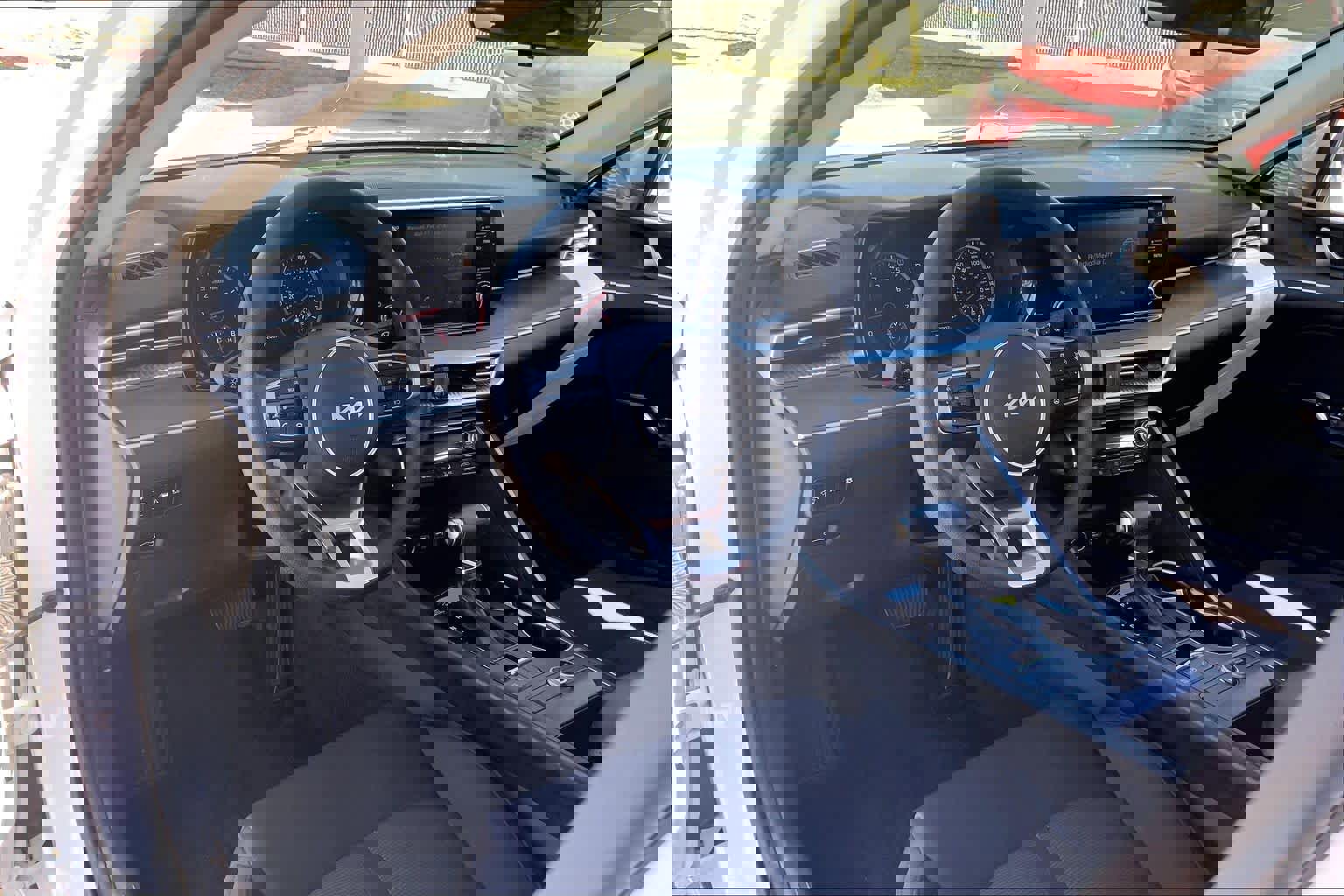 Used 2023 Kia K5 LXS image 17