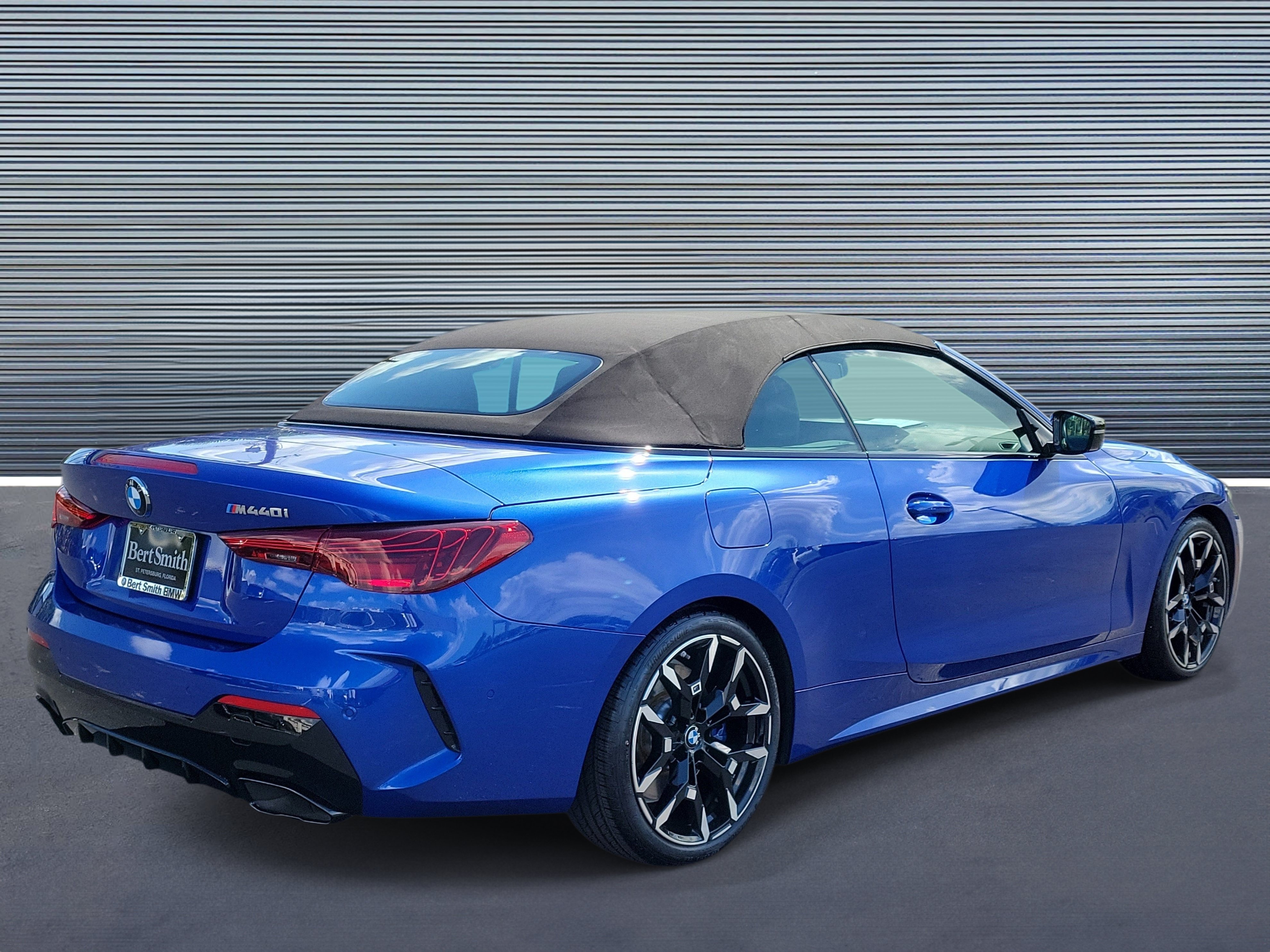 Used 2026 BMW M440i Convertible RWD image 3