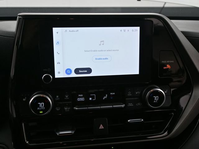 Used 2023 Toyota Highlander XLE image 16