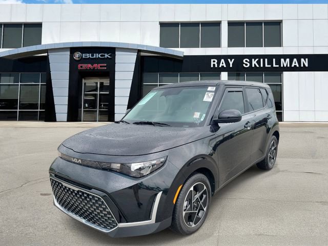 Used 2023 Kia Soul EX FWD image 2