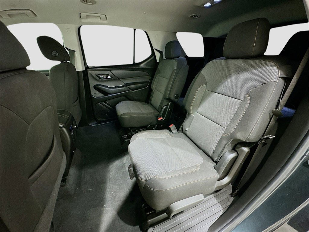 Used 2021 Chevrolet Traverse LT image 24