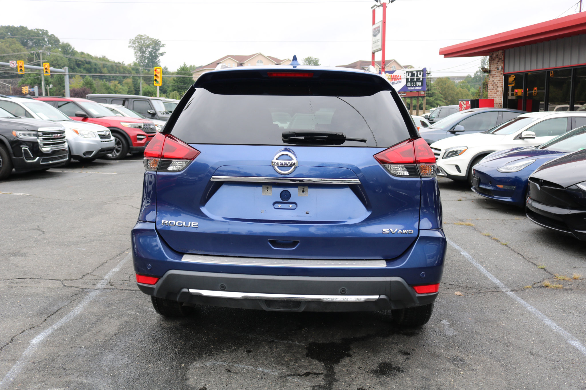 Used 2019 Nissan Rogue SV image 3