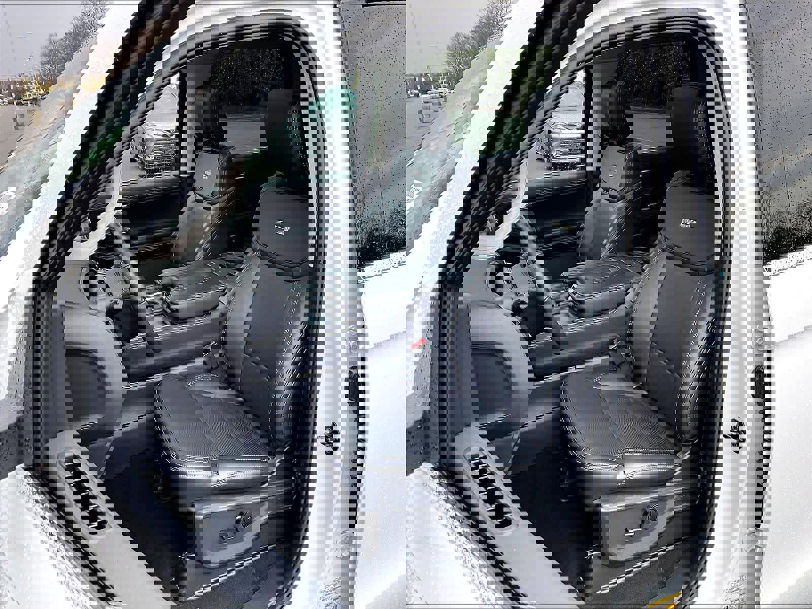 Used 2025 Ford Expedition Platinum image 10