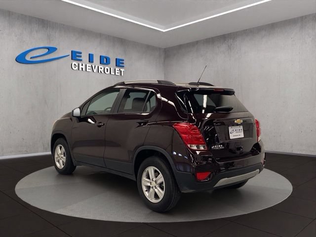 Used 2022 Chevrolet Trax LT w/ LT Convenience Package AWD/4WD image 12