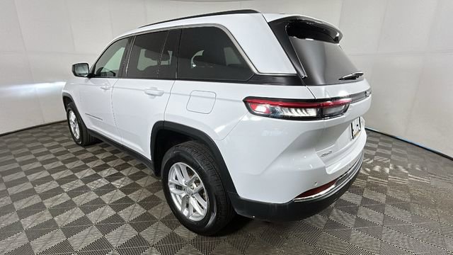 Used 2024 Jeep Grand Cherokee Laredo X w/ Luxury Tech Group I AWD/4WD image 5