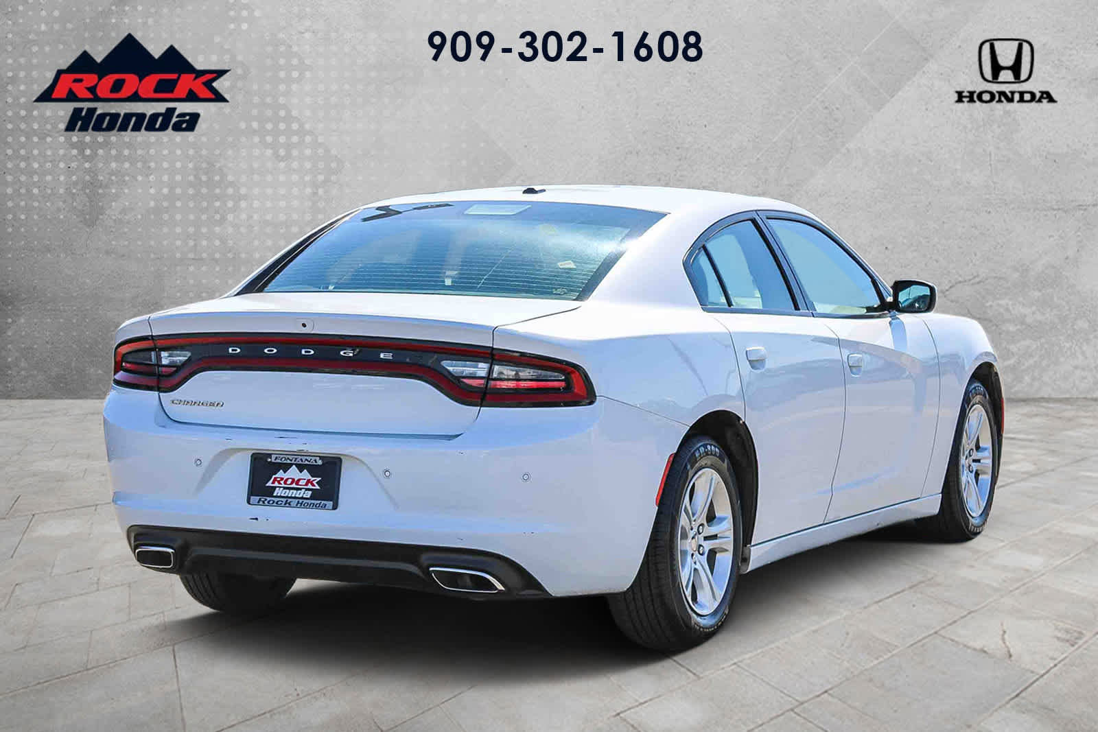 Used 2022 Dodge Charger SXT image 4