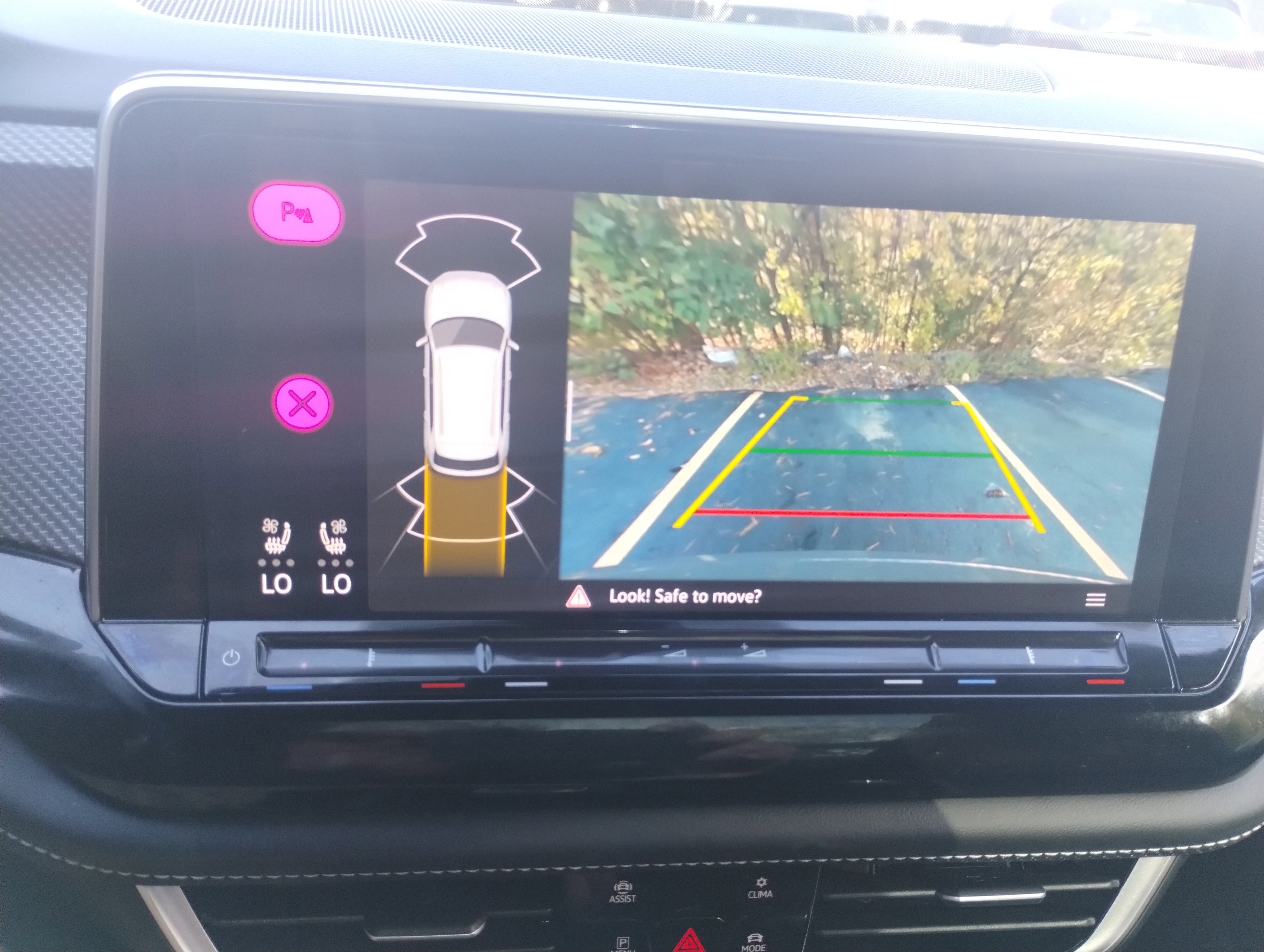 Used 2024 Volkswagen Atlas Cross Sport SEL image 22