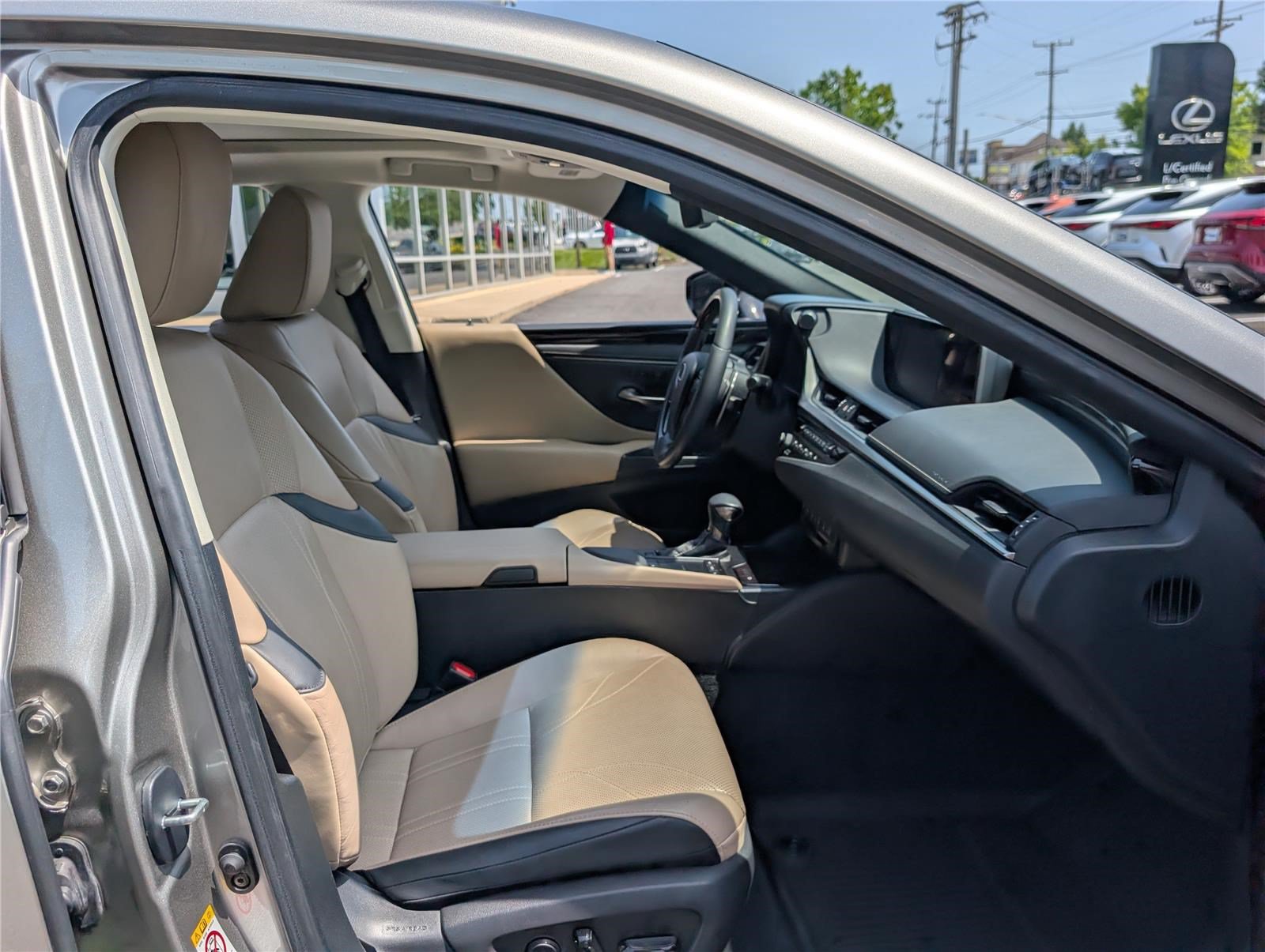 Used 2019 Lexus ES 350 w/ Accessory Package FWD image 11