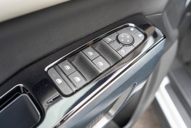 Certified 2025 Nissan Pathfinder SL image 23