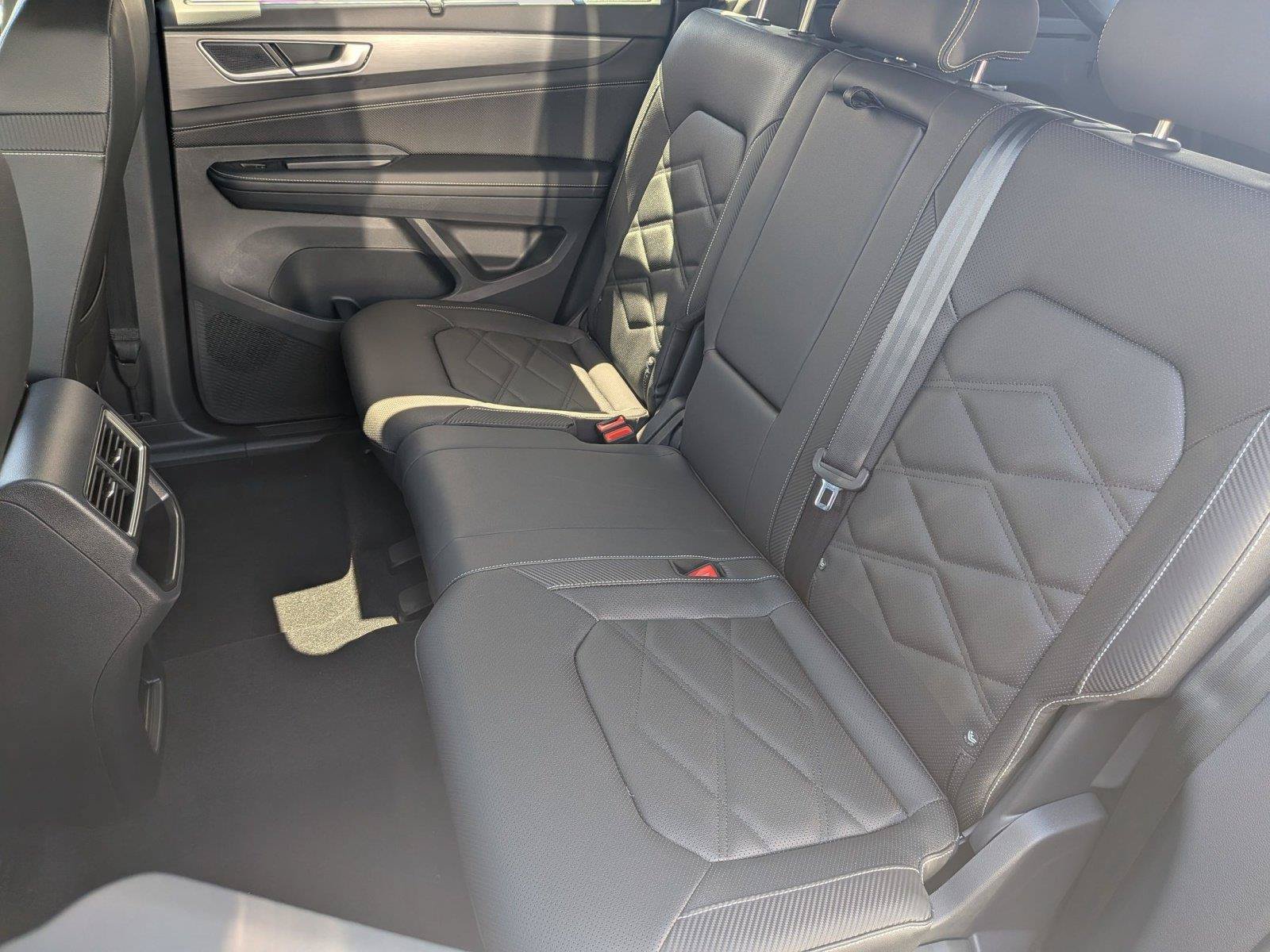 New 2026 Volkswagen Atlas Cross Sport SE AWD/4WD image 13