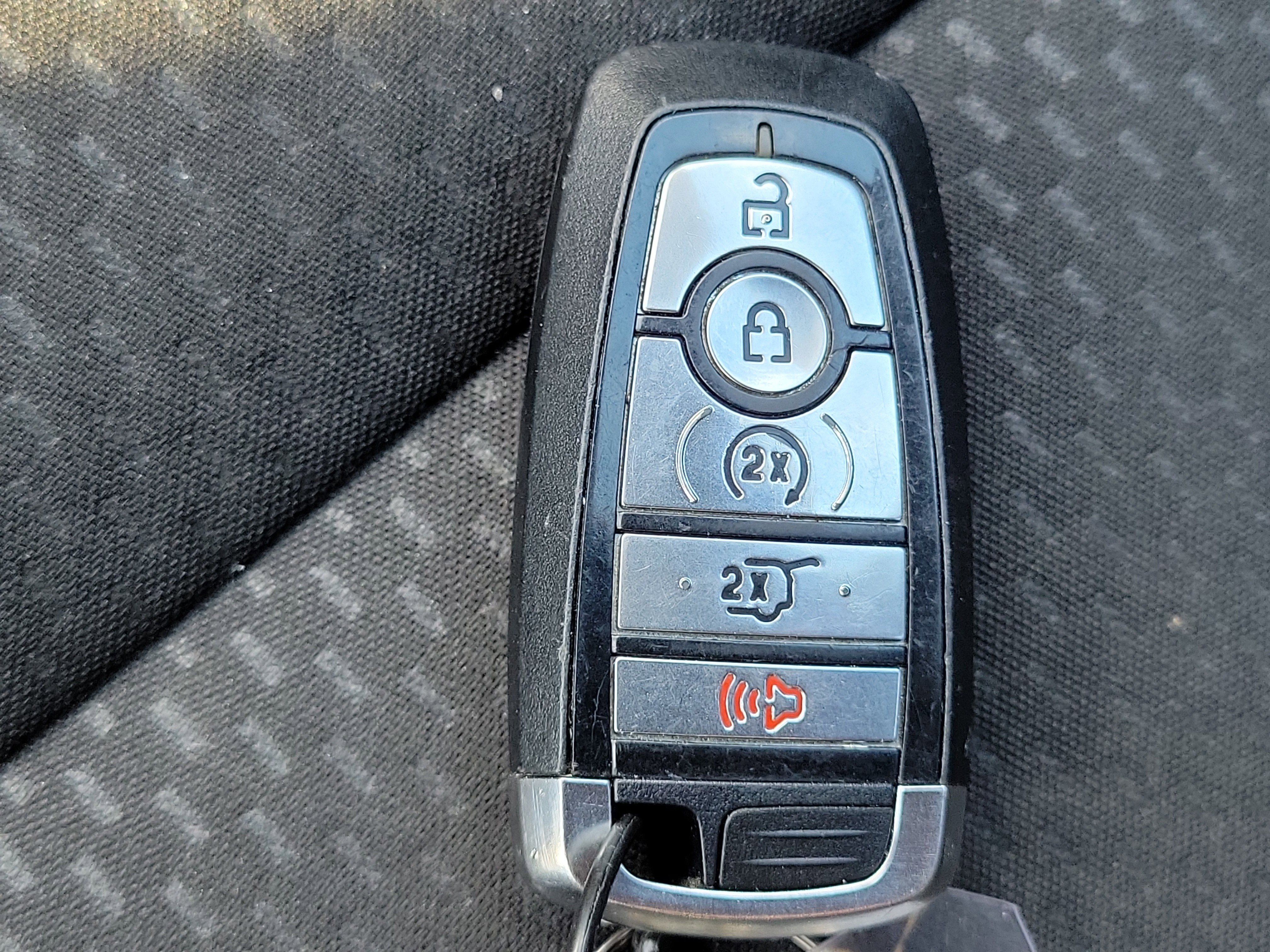 Used 2024 Ford Escape ST-Line image 30