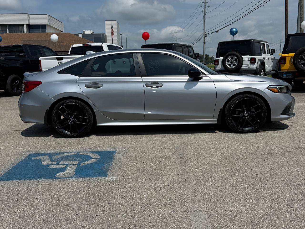 Used 2023 Honda Civic Sport image 3