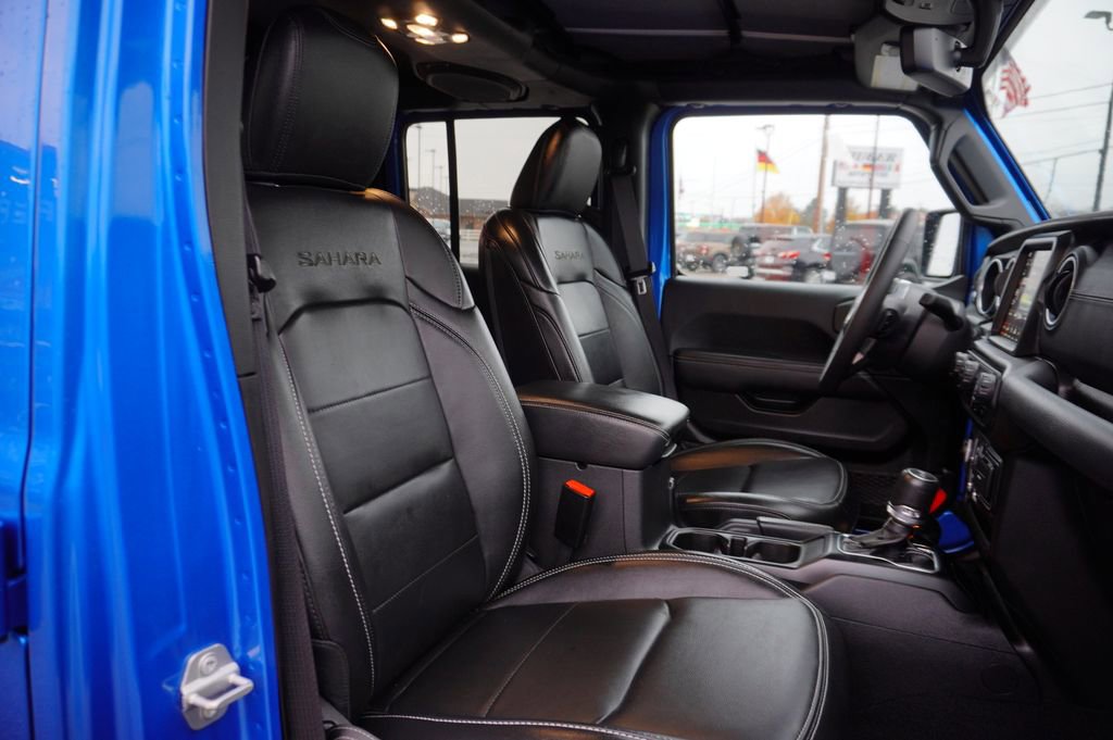 Used 2023 Jeep Wrangler Unlimited Sahara w/ Cold Weather Group image 28