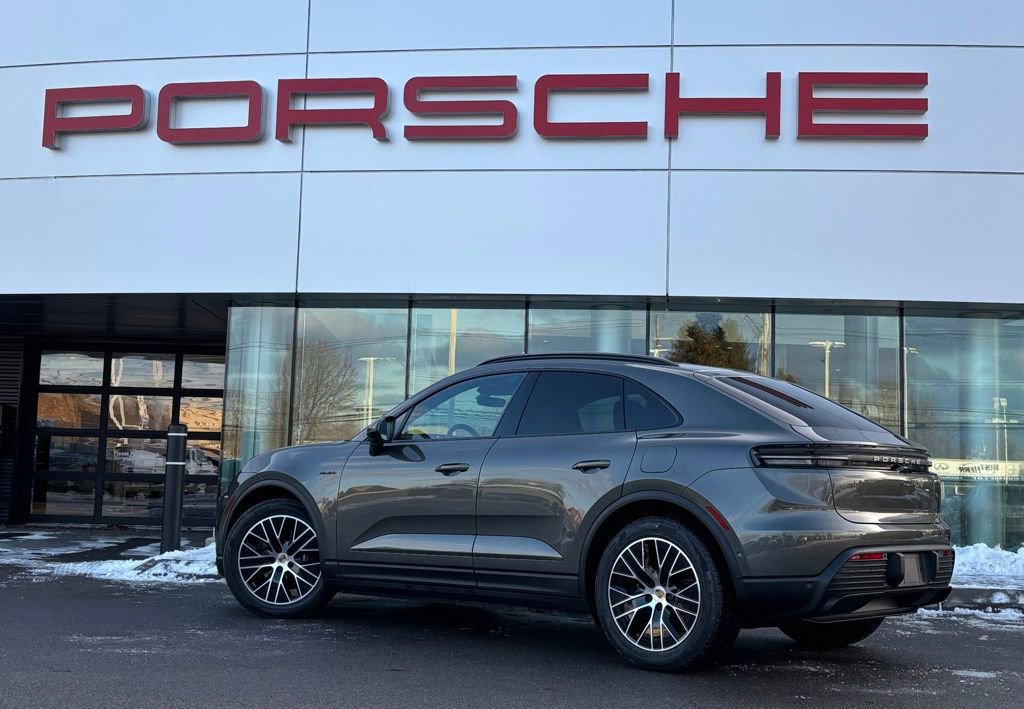 New 2025 Porsche Macan 4 Electric image 3