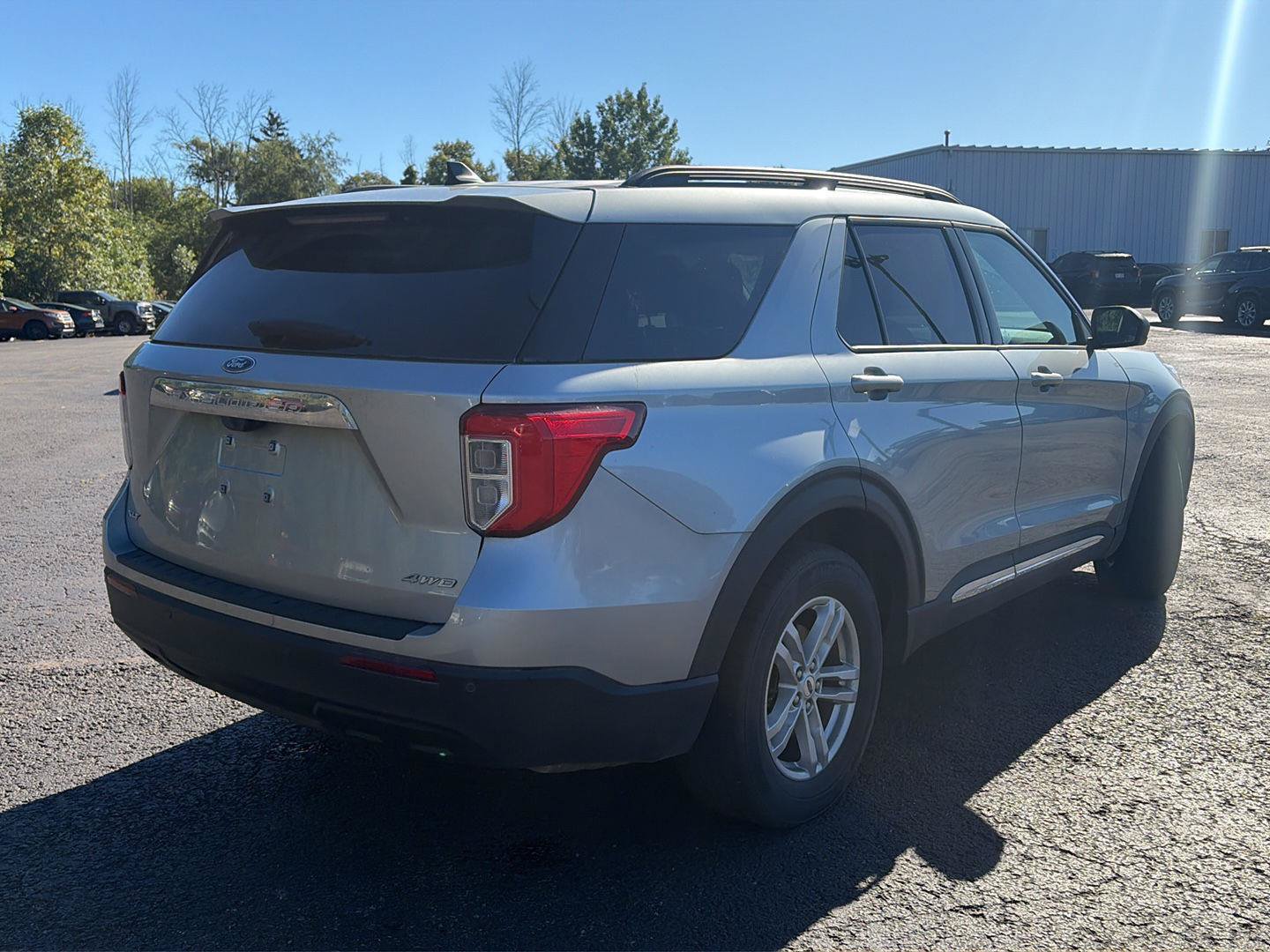 Used 2023 Ford Explorer XLT AWD/4WD image 10