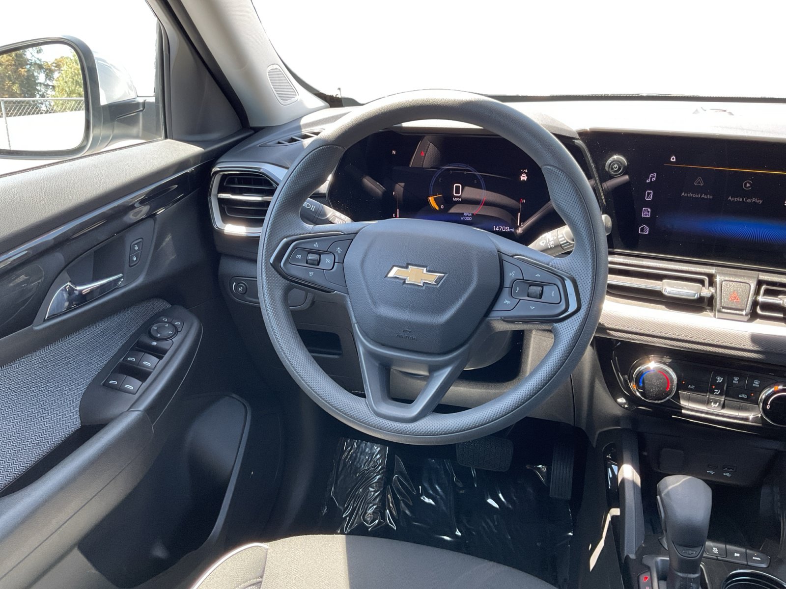 Used 2025 Chevrolet TrailBlazer LT AWD/4WD image 11