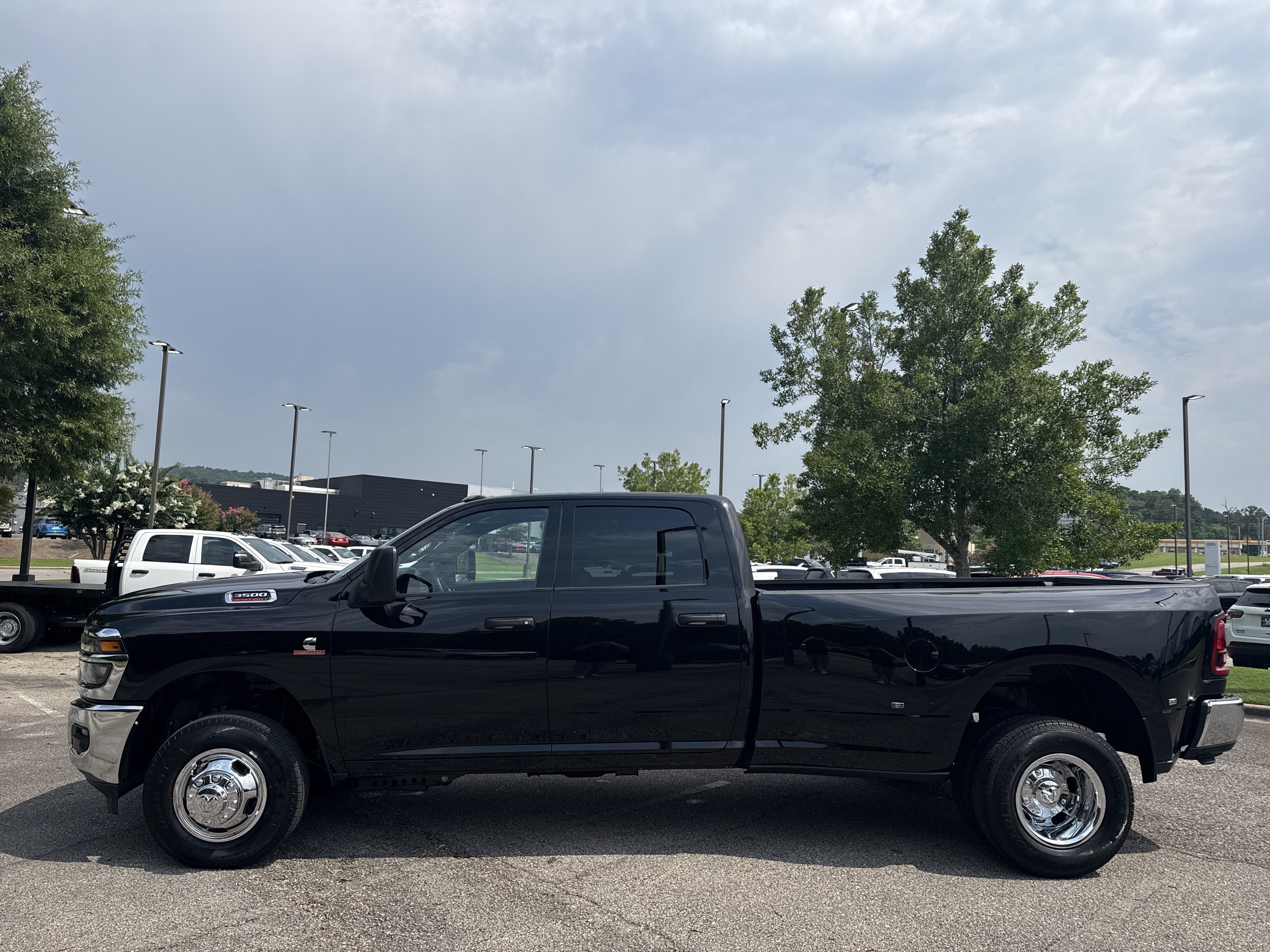 New 2026 RAM 3500 Tradesman w/ Chrome Appearance Group A AWD/4WD image 4