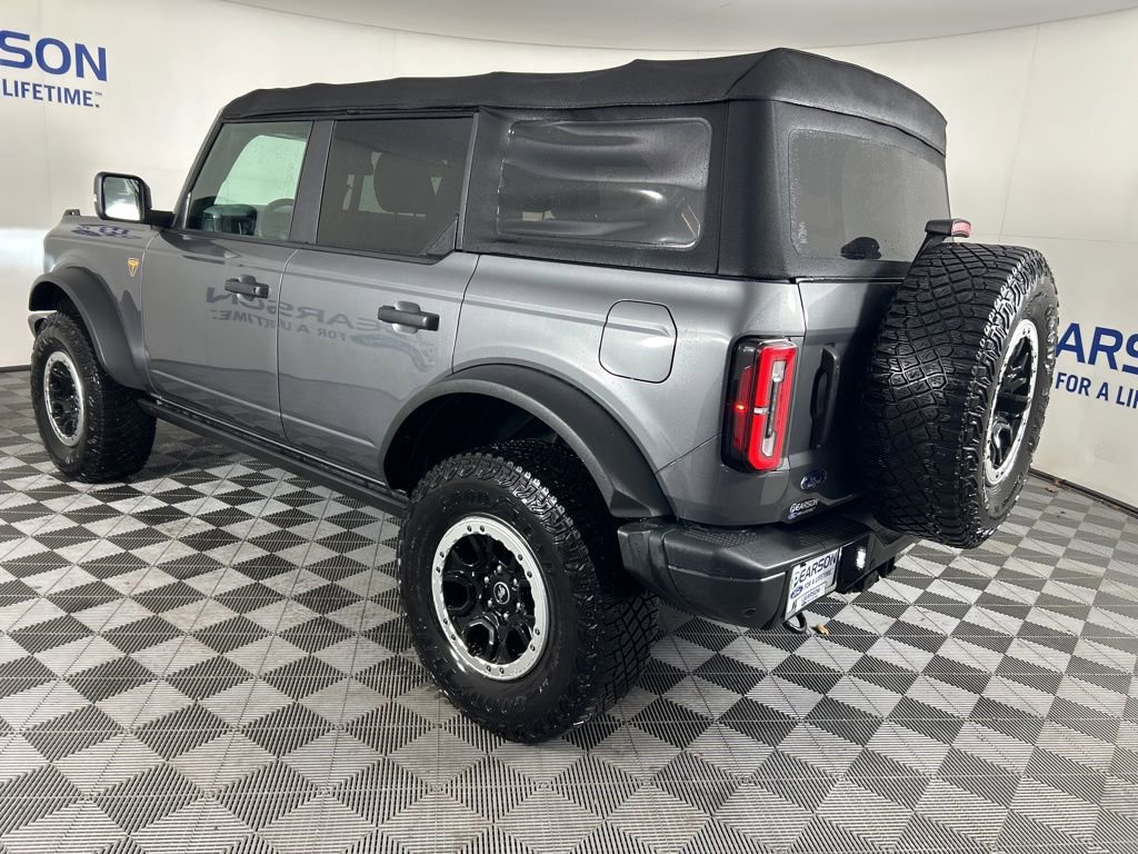 Used 2022 Ford Bronco Badlands image 9