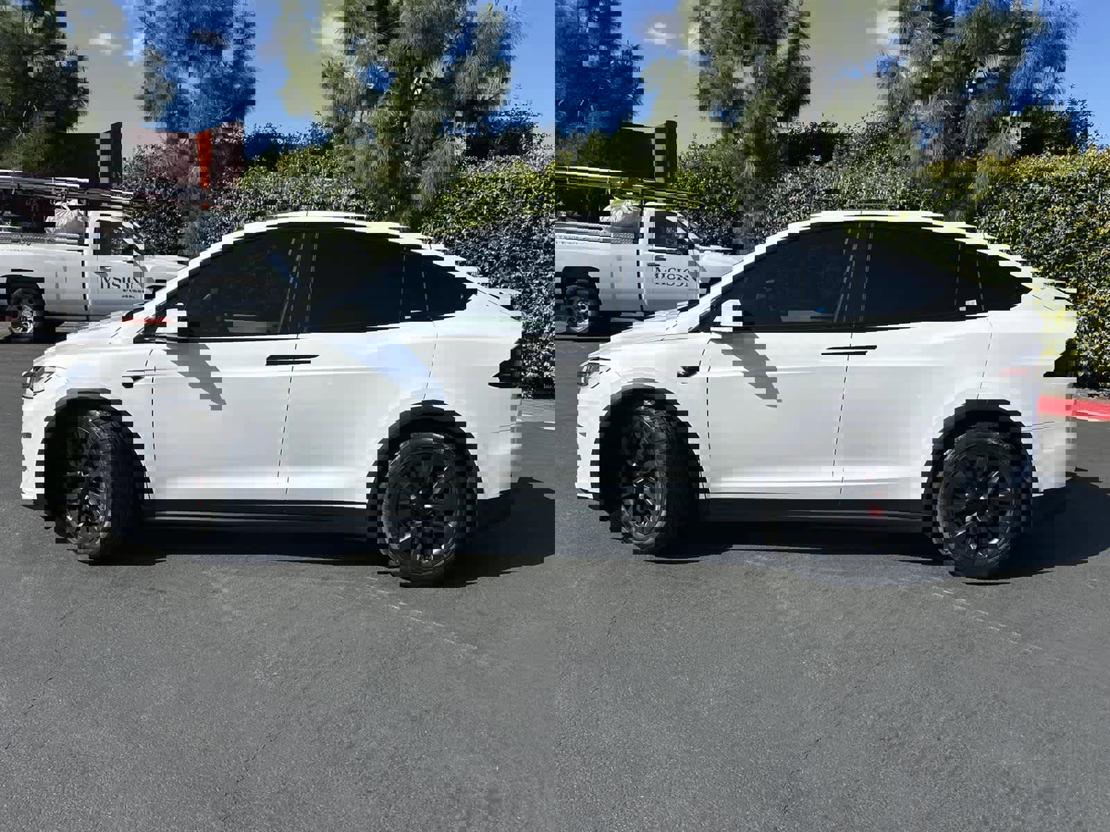 Used 2025 Tesla Model X Plaid image 3