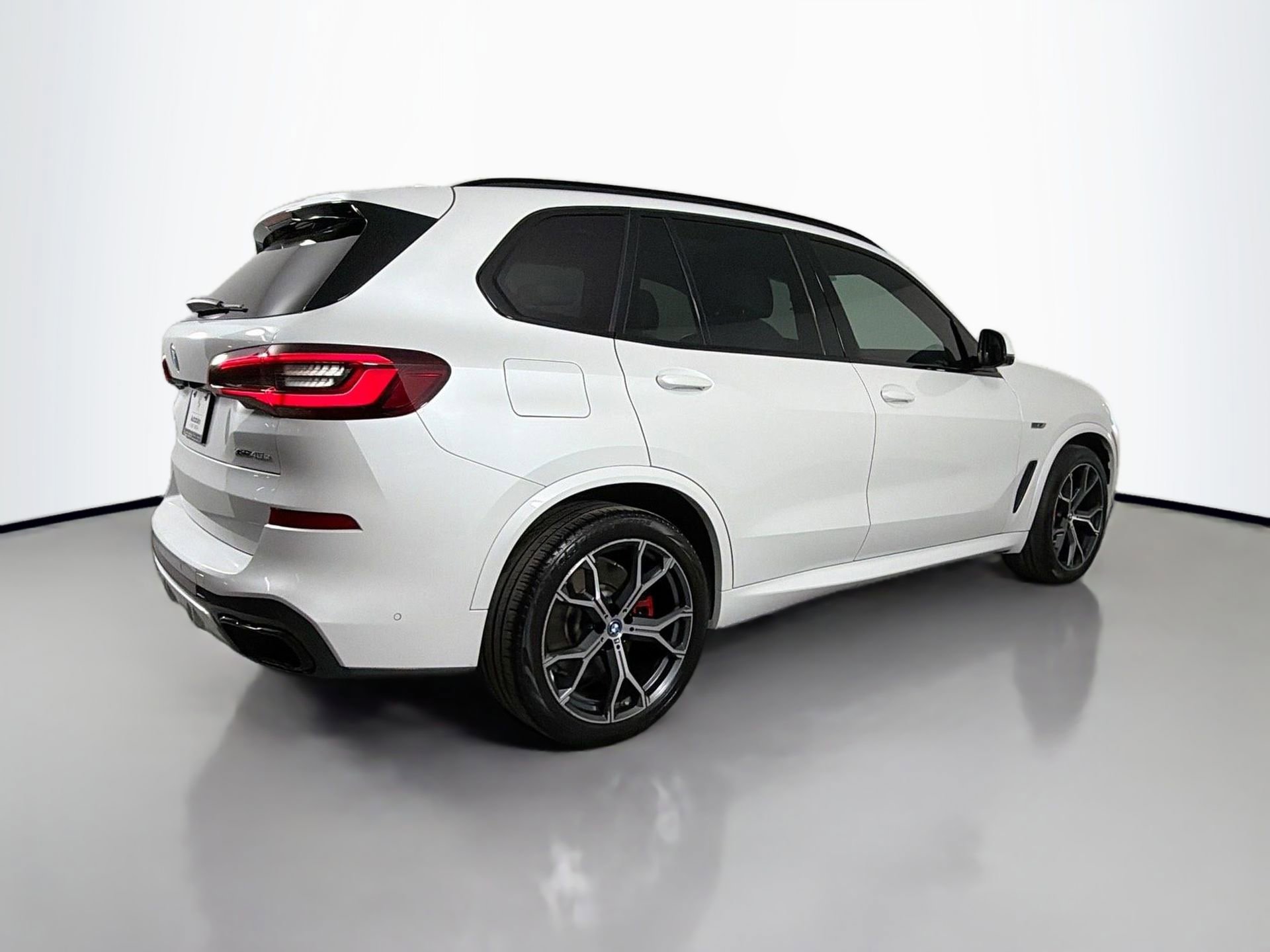 Used 2022 BMW X5 xDrive45e w/ M Sport Package image 6