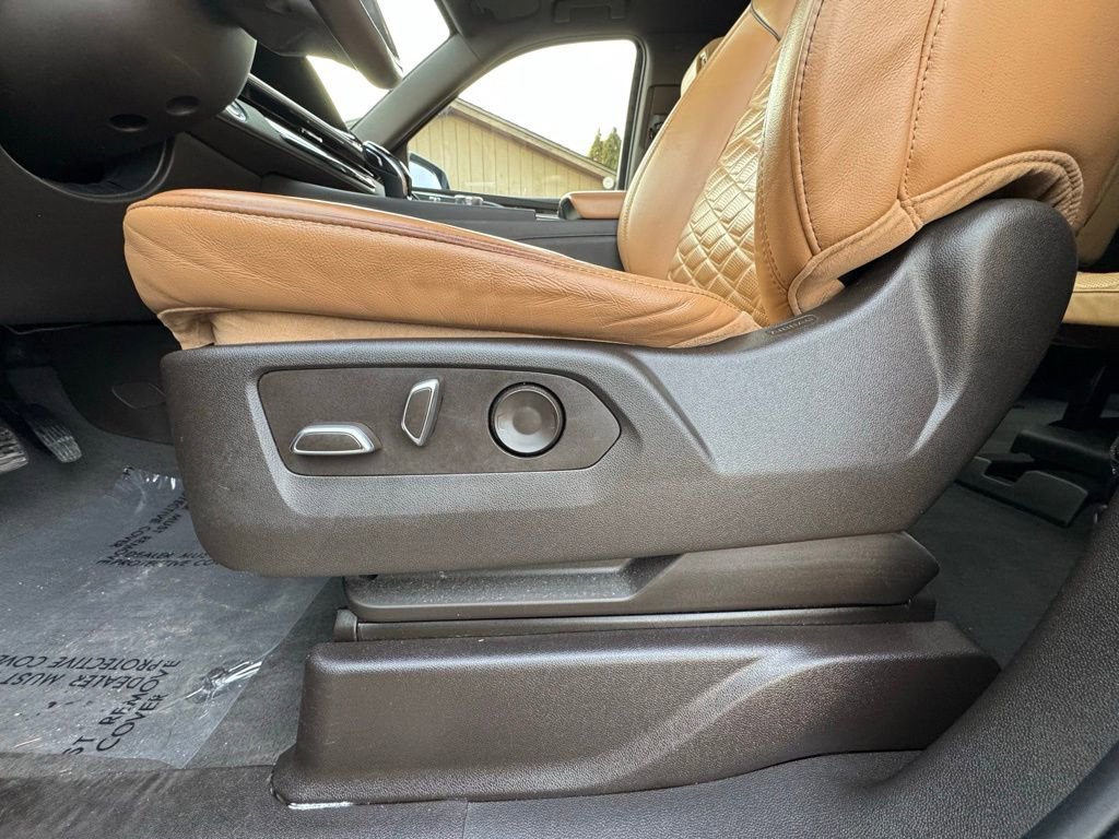 Used 2022 Cadillac Escalade Sport w/ LPO, ONYX Package image 15