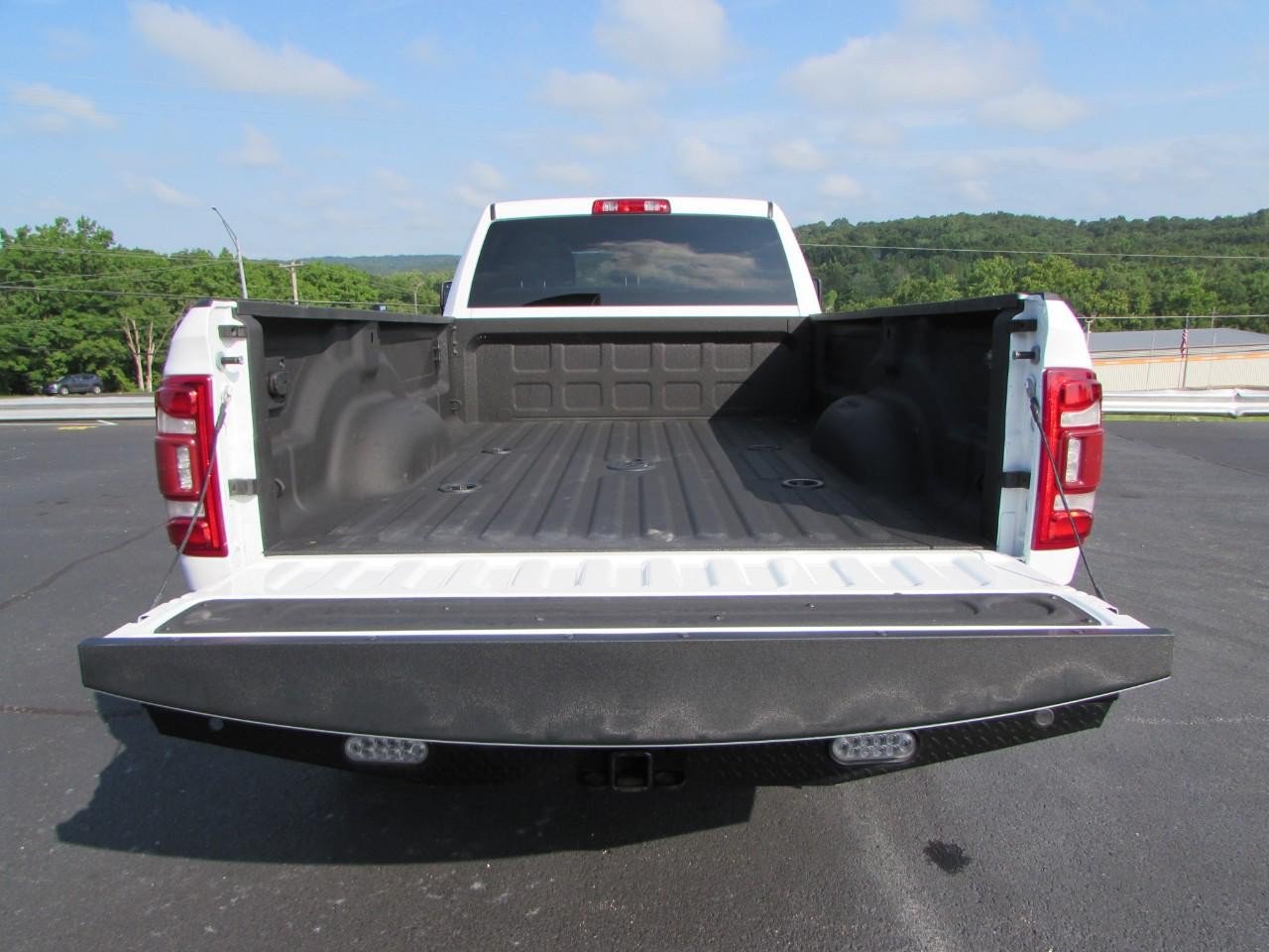 Used 2024 RAM 3500 Big Horn AWD/4WD image 11