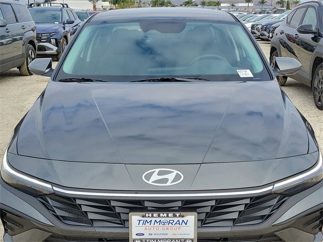 New 2025 Hyundai Elantra SE image 21