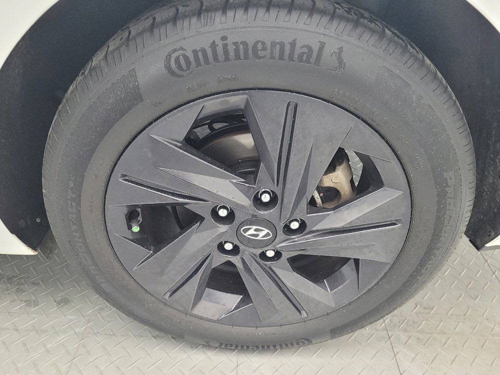 Used 2021 Hyundai Elantra SEL image 31