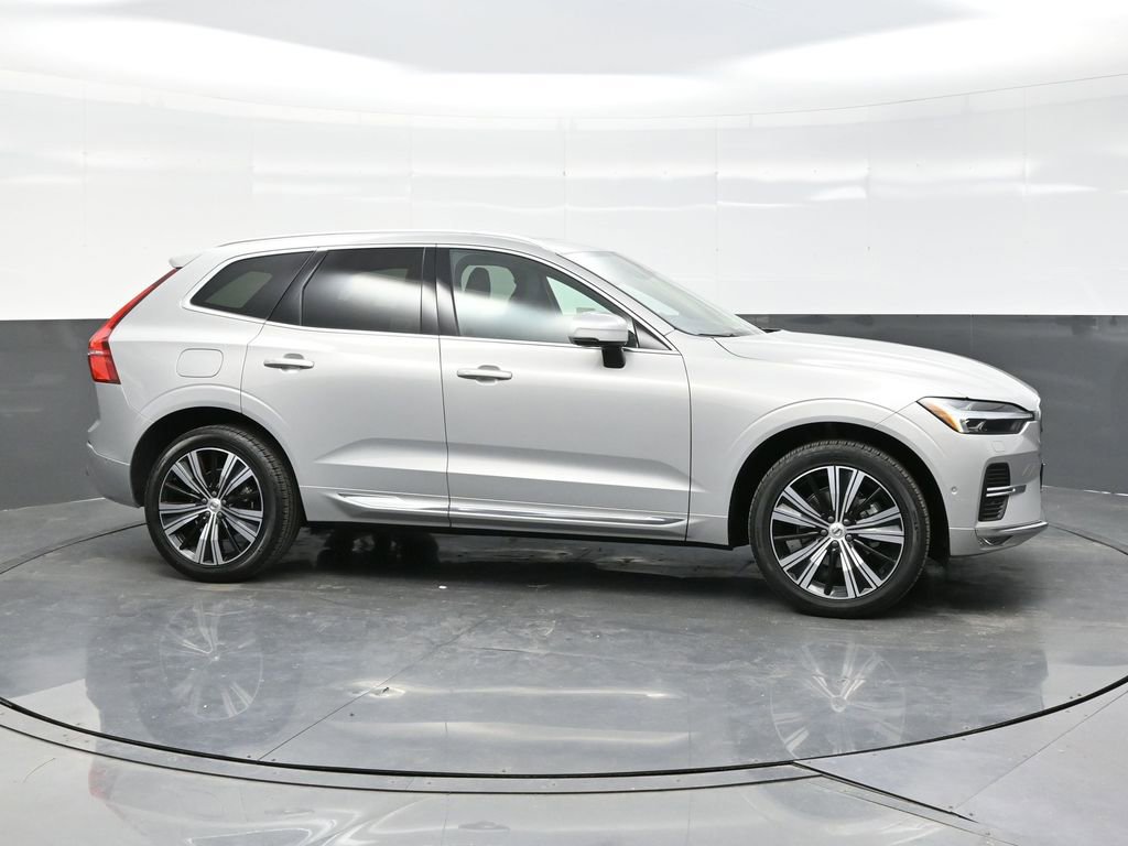 Used 2023 Volvo XC60 B5 Plus w/ Climate Package image 8