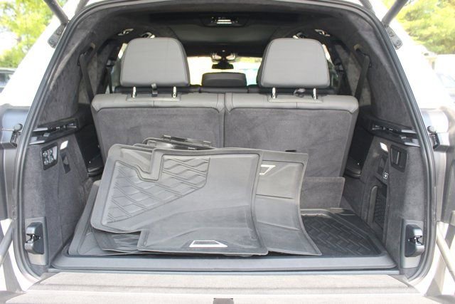 Used 2025 BMW X7 xDrive40i w/ M Sport Package image 9