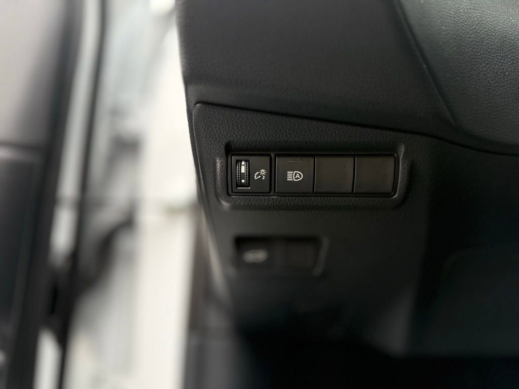 Certified 2022 Toyota Corolla Cross XLE w/ Convenience Package image 14