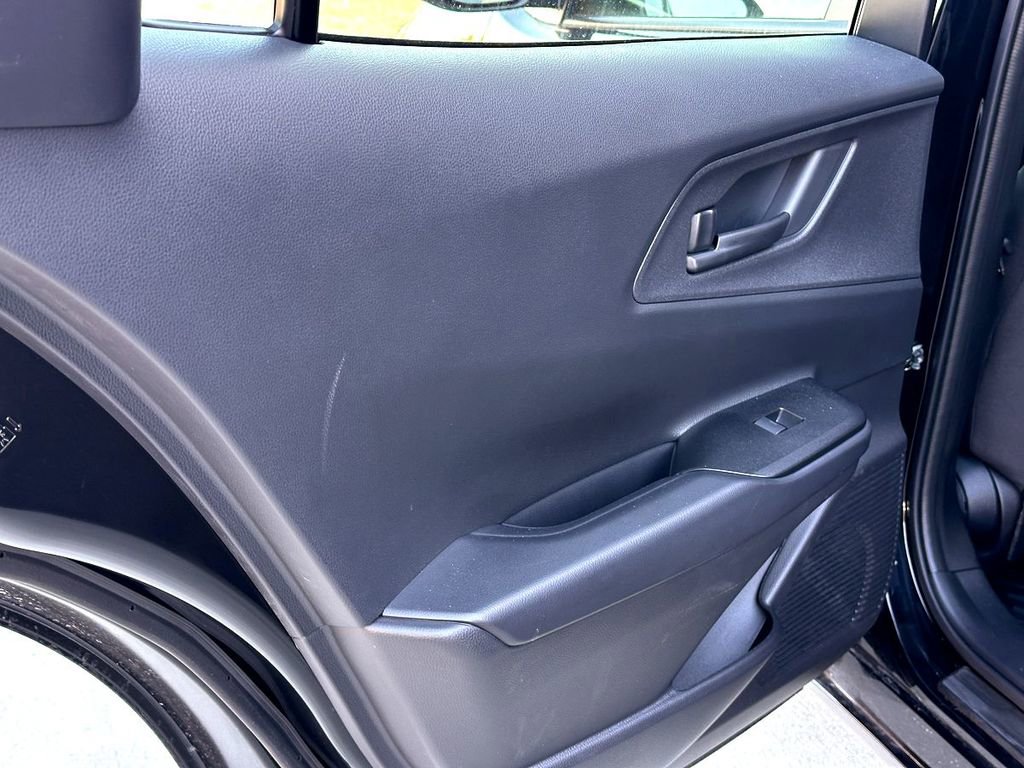 Used 2025 Toyota Prius Plug-In Hybrid FWD image 30