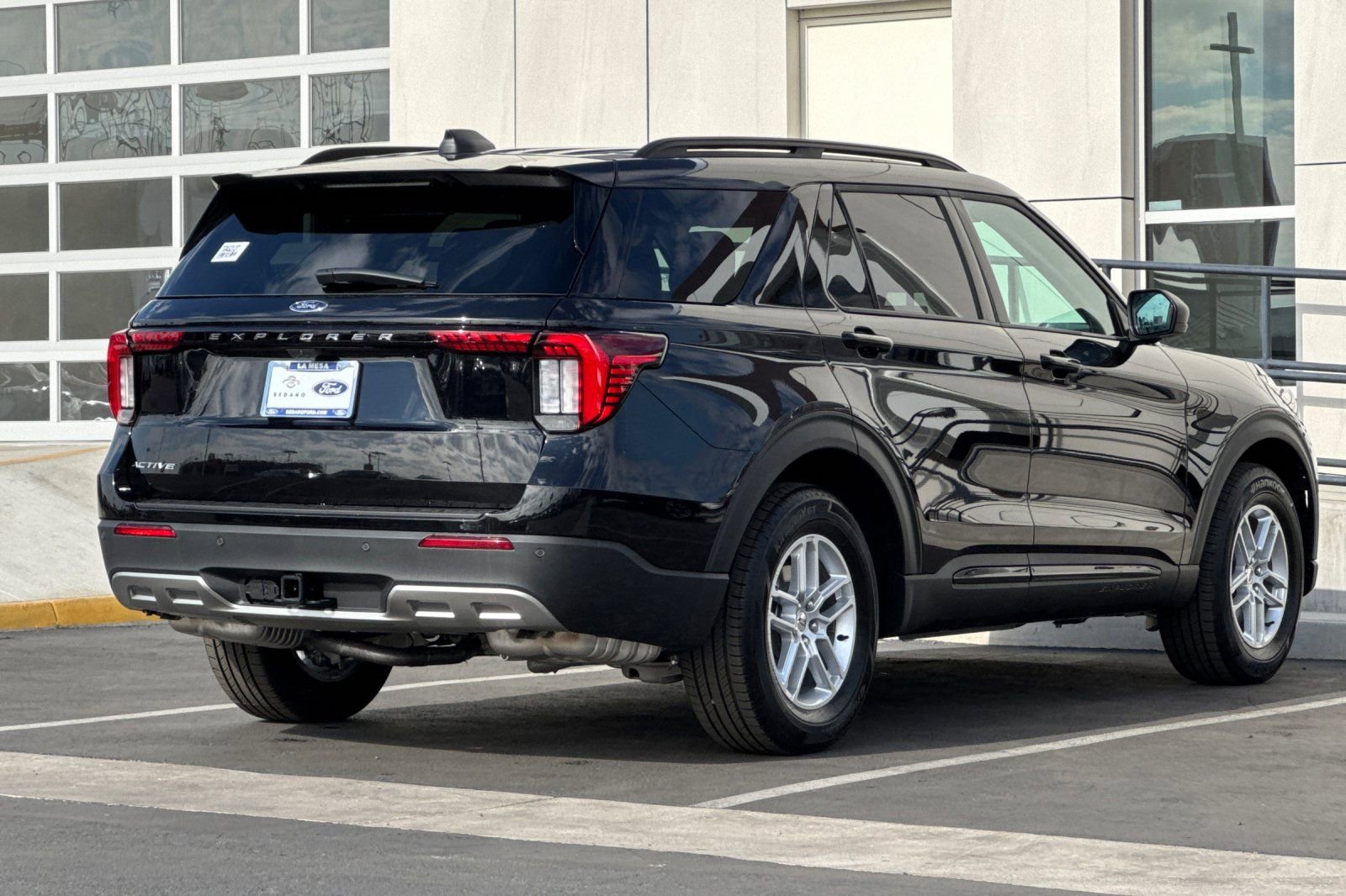 New 2026 Ford Explorer Active w/ Active Comfort Package image 3