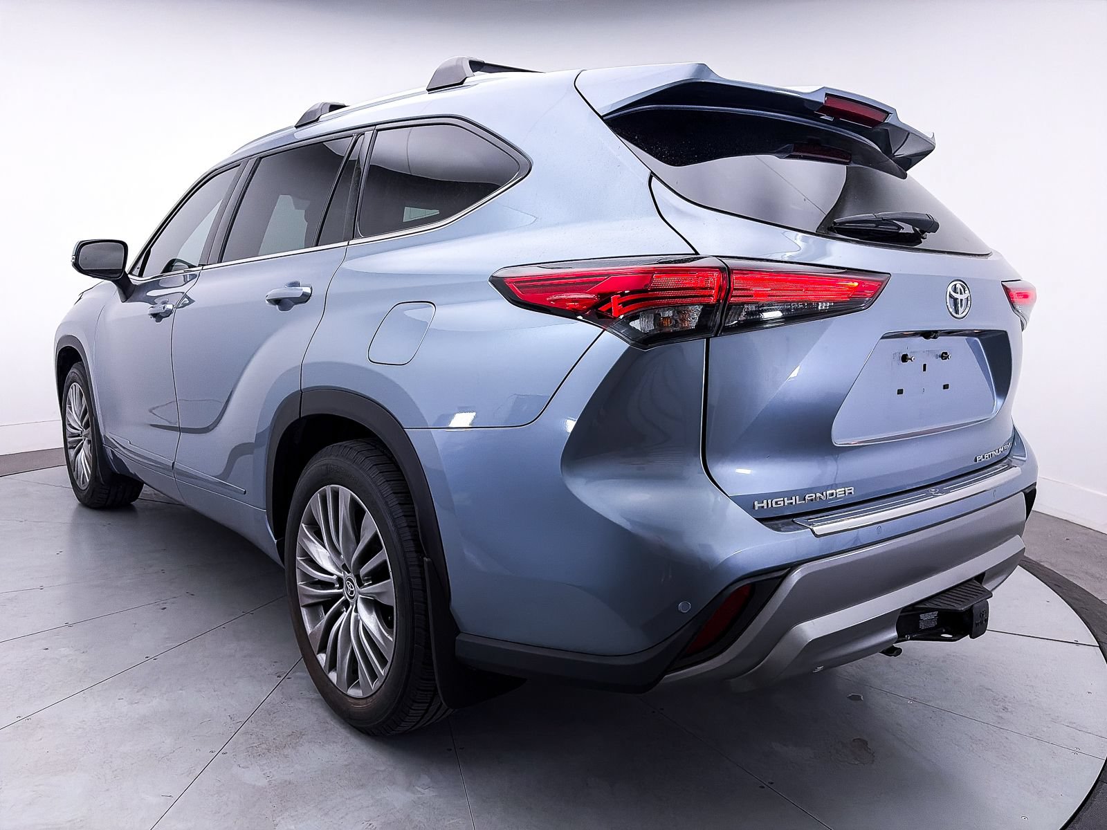 Used 2021 Toyota Highlander Platinum AWD/4WD image 17