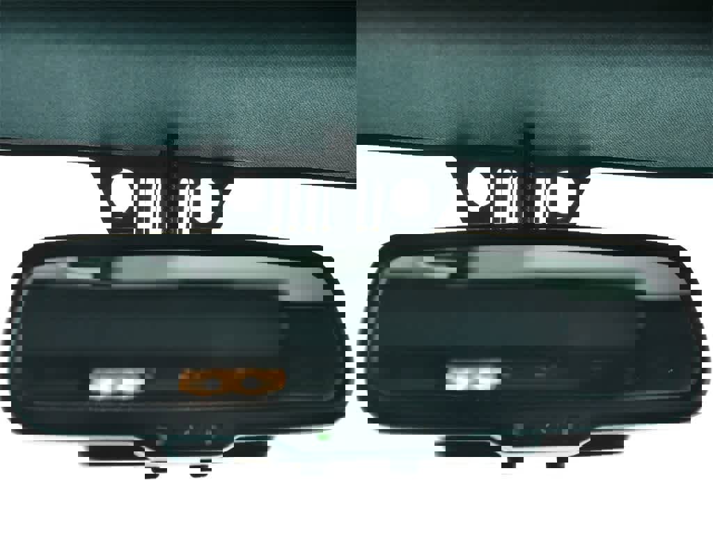 Used 2018 Jeep Wrangler Unlimited Sahara w/ Connectivity Group image 27