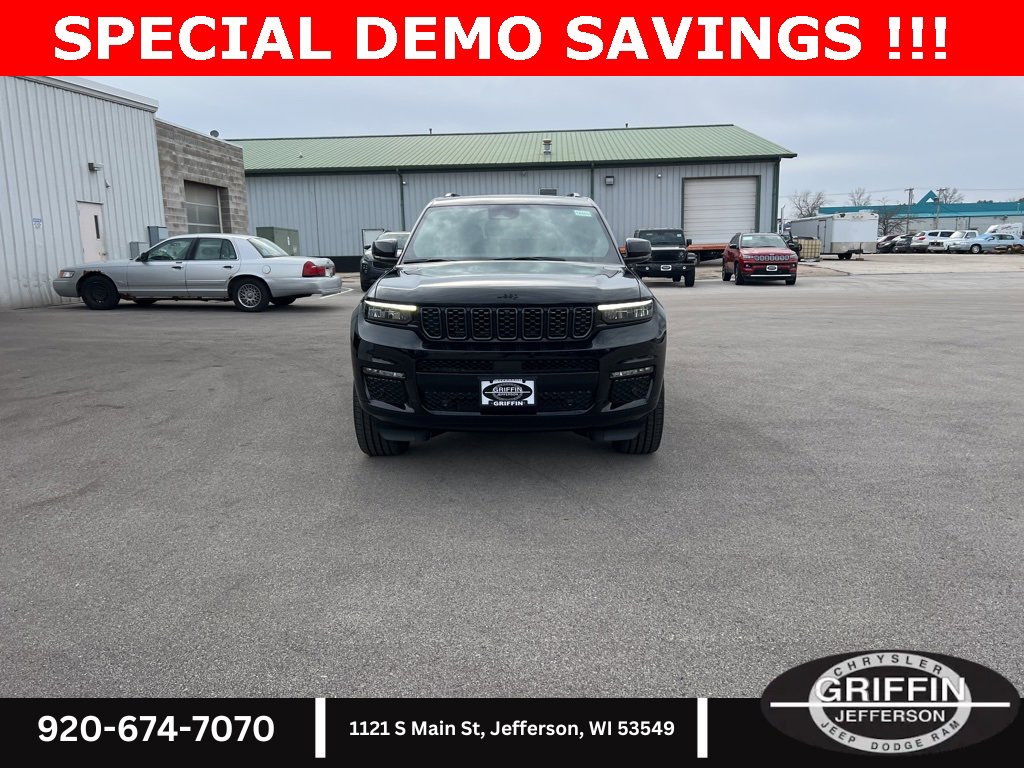 New 2025 Jeep Grand Cherokee L Summit w/ Obsidian Package image 4