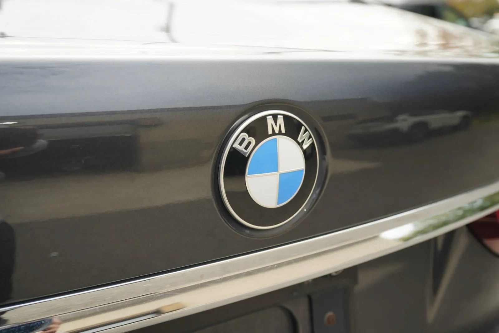 Used 2017 BMW 740i xDrive AWD/4WD image 13