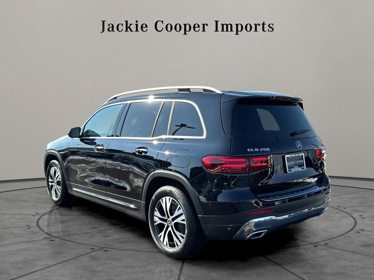 New 2026 Mercedes-Benz GLB 250 4MATIC image 3