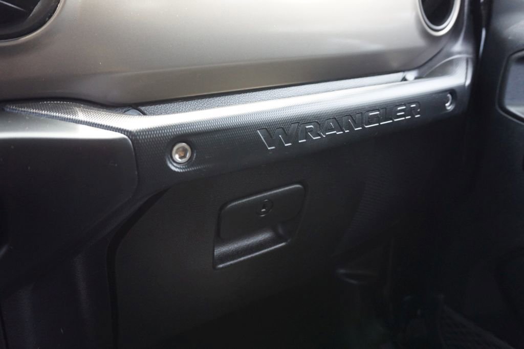 Used 2018 Jeep Wrangler Unlimited Sport S image 49
