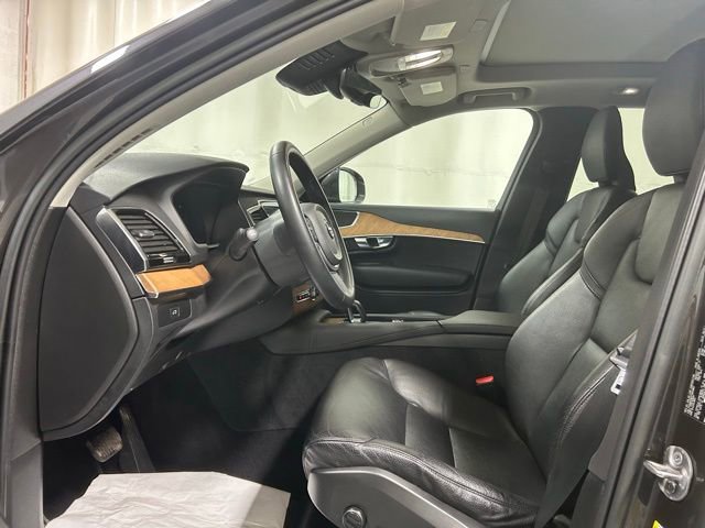 Used 2023 Volvo XC90 B6 Plus image 12