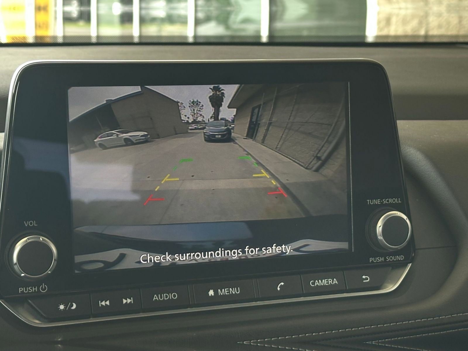 Used 2025 Nissan Rogue SV image 23