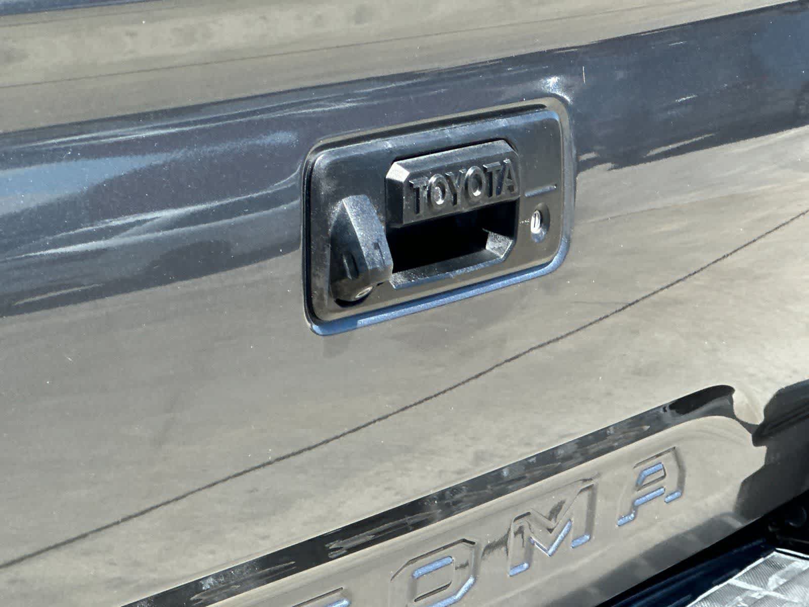 Used 2016 Toyota Tacoma TRD Sport w/ Towing Package RWD image 26