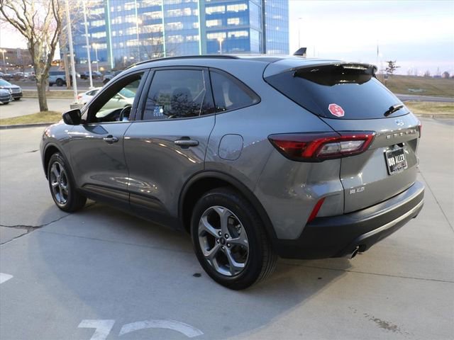 Used 2025 Ford Escape ST-Line Select image 4